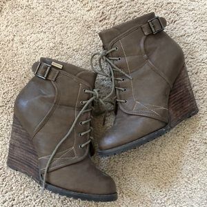 Brown boots - excellent conditions no damage